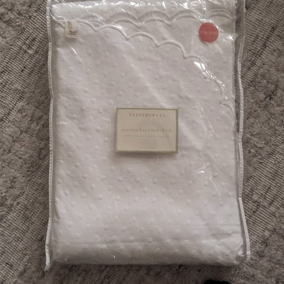 New Pottery Barn Cal King White Matelasse Coverlet - Picture 1 of 4